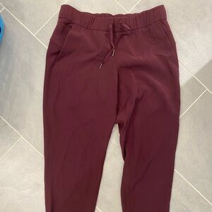 Size 8 lululemon women’s jogger pants
